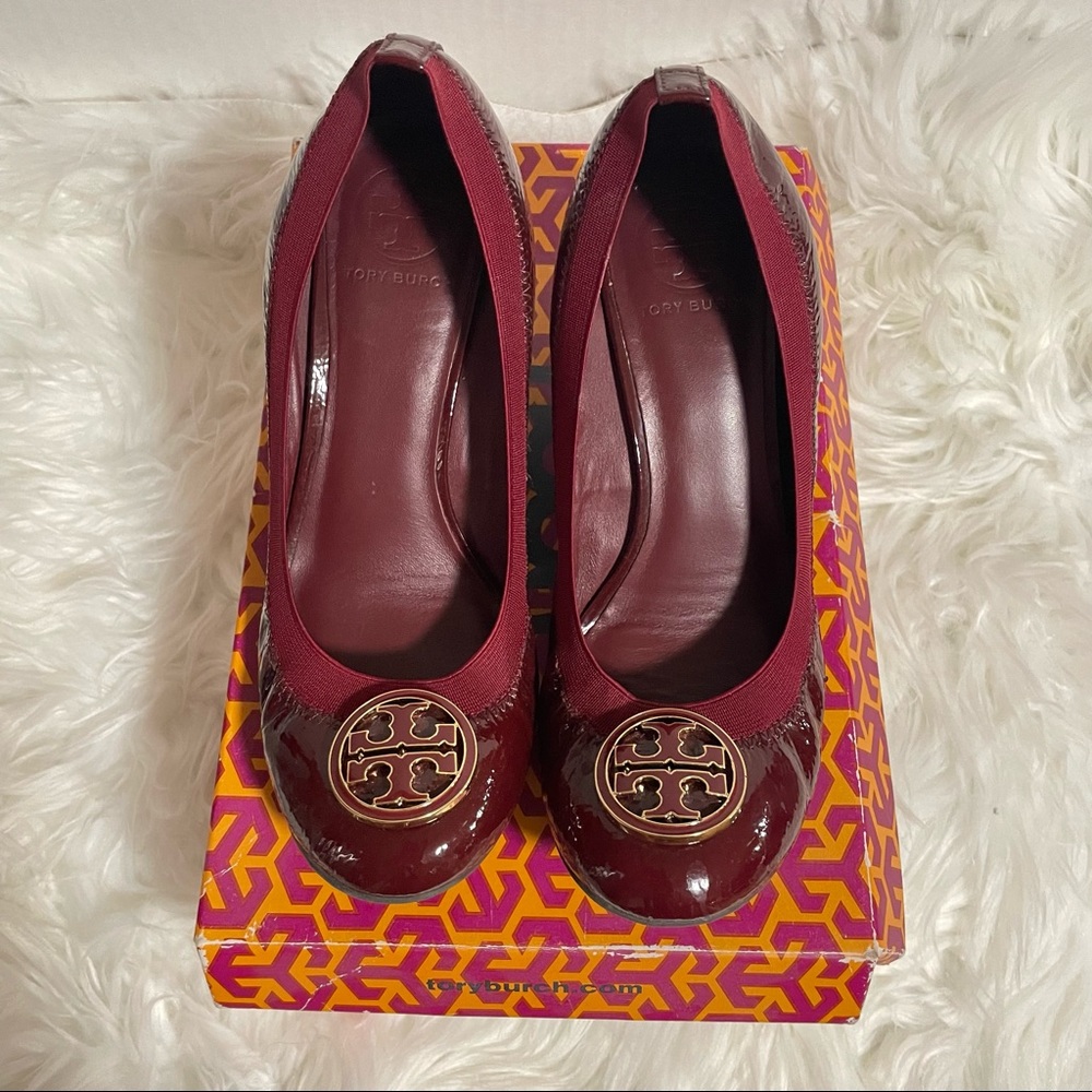 Tory Burch Caroline 65mm Wedge Sandal Bordeaux
